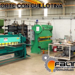 CORTE CON GUILLOTINA